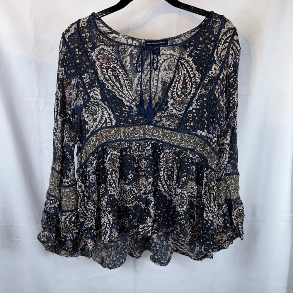 American Eagle Blouse Bell Flare Sleeve Paisley All Over Print Boho V-Neck Shirt